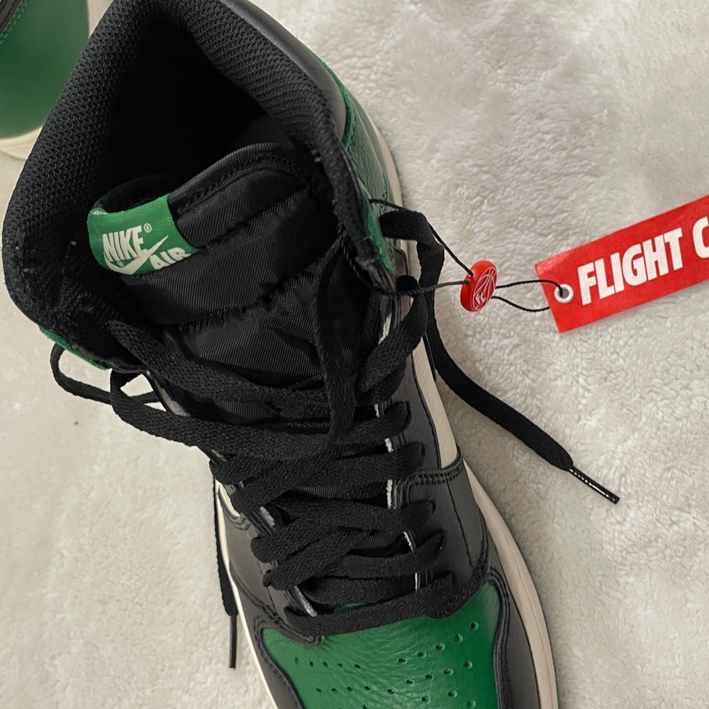 Jordan 1 pine green 1.0 flight club authenticated - Picture 10 of 13